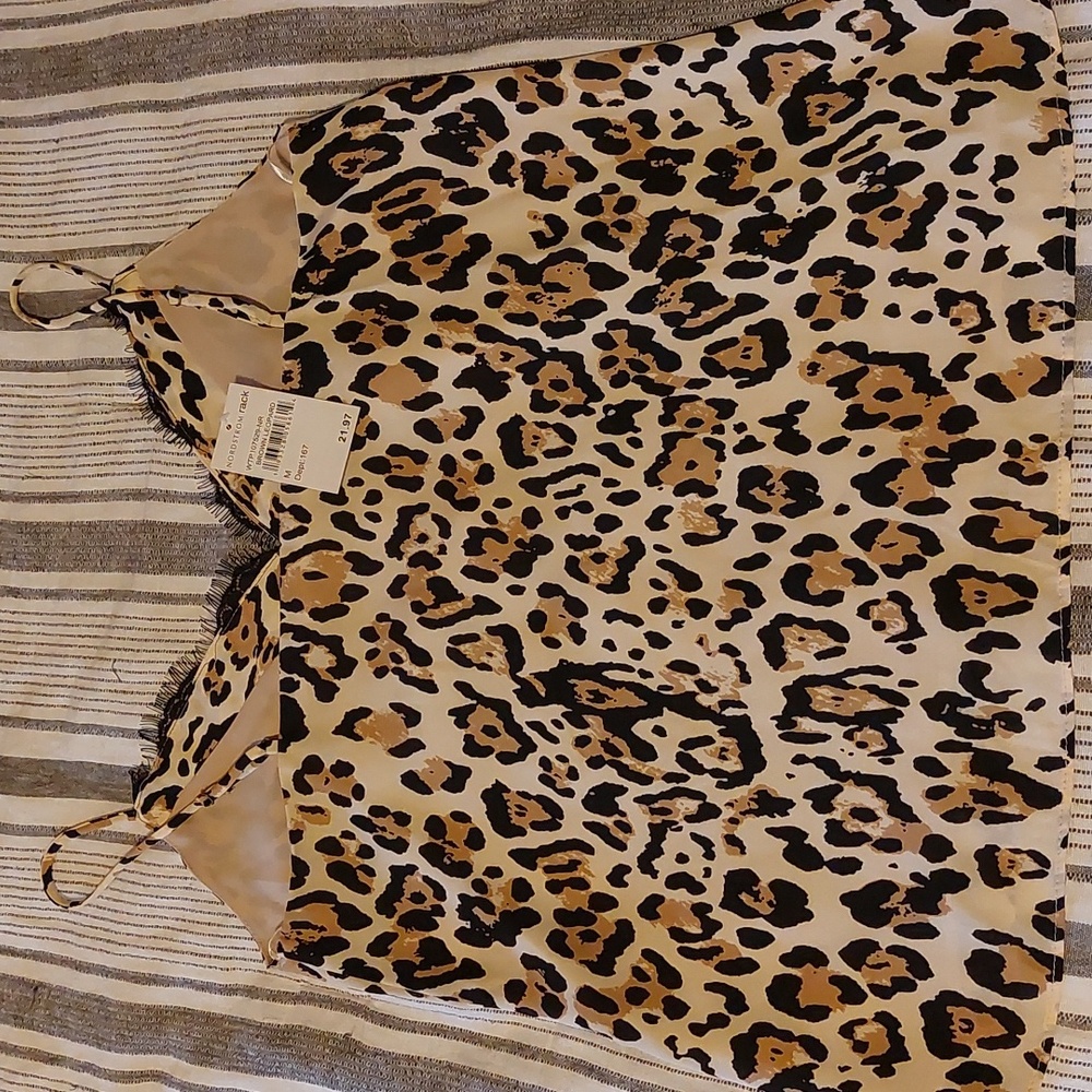 Socialite Tank Top - Picture 3 of 3